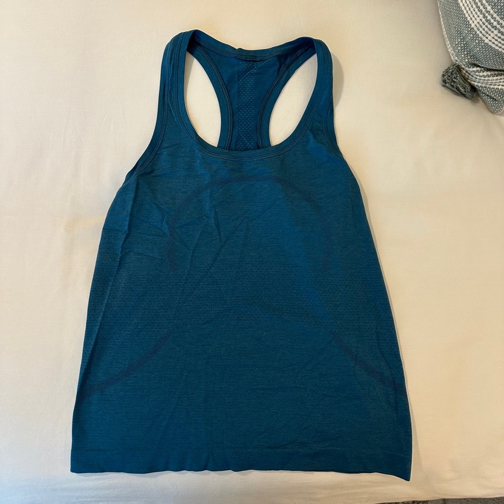 Lululemon Swiftly Tech tank size 6